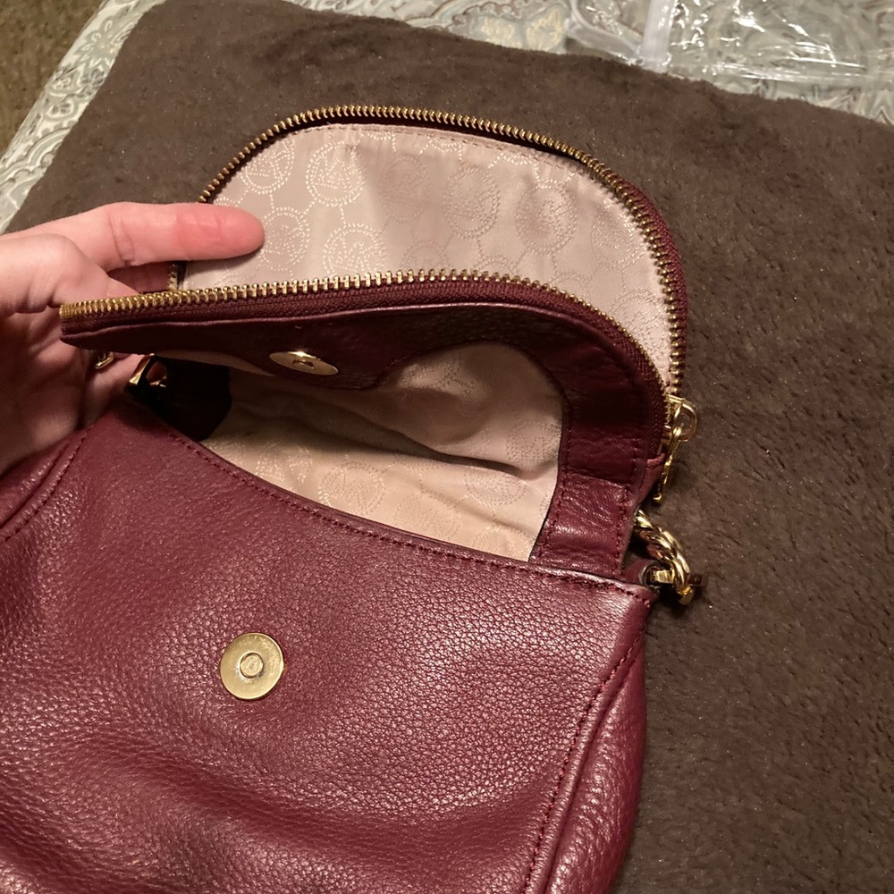 Sharp looking cross body or shoulder bag